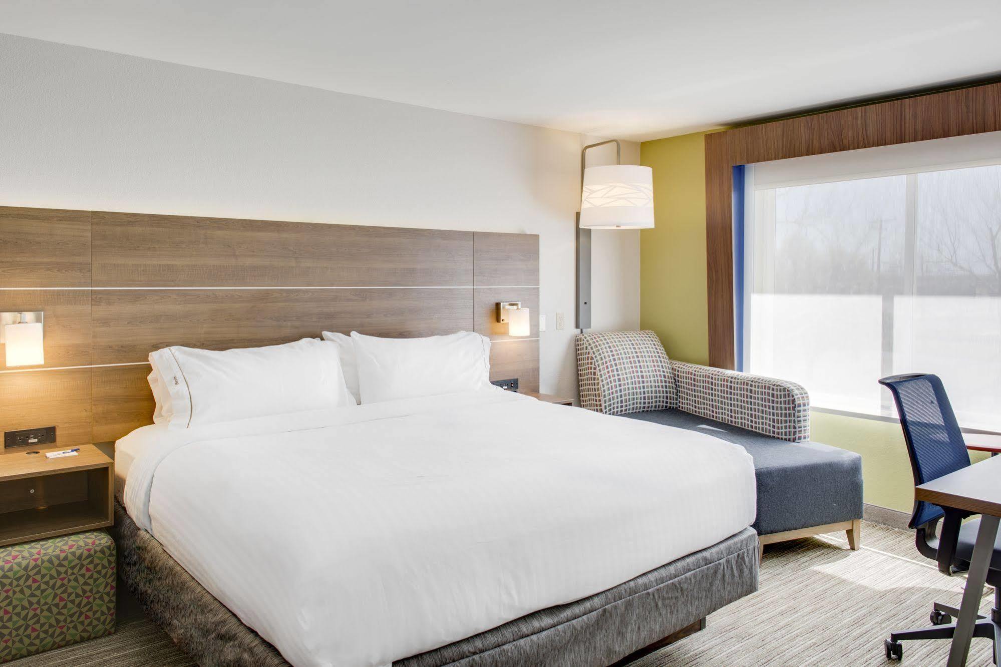 Holiday Inn Express Hotel & Suites Chickasha By Ihg Extérieur photo